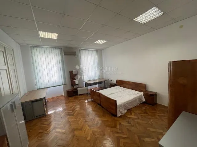na samo par koraka do korza prodajemo stan od 112.25m2 - slika 12