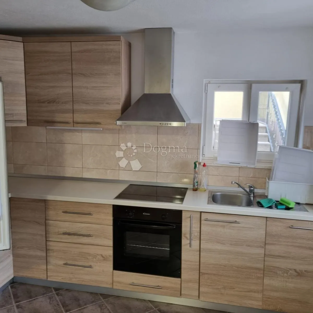 kuća: solin, 300m2 - slika 24