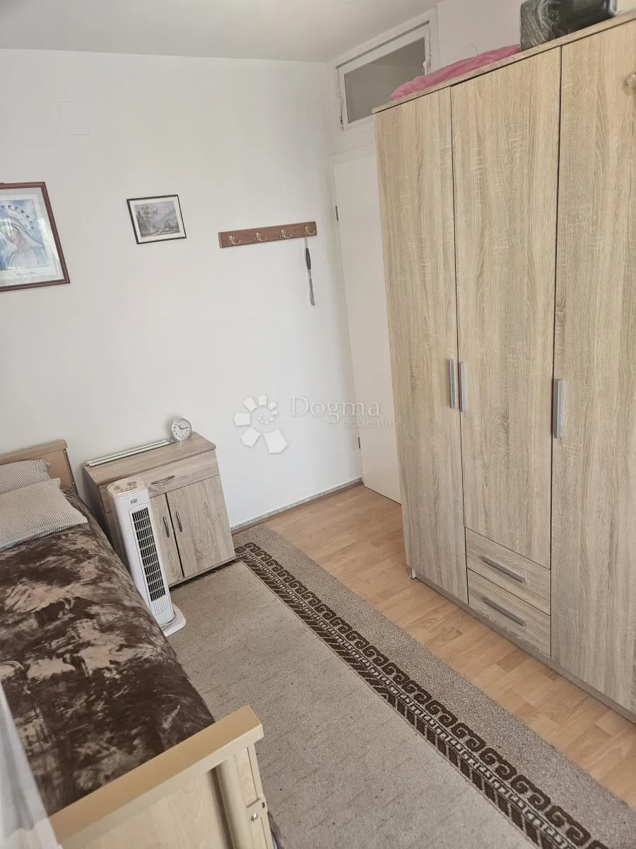 samostojeća kuća u blizini malinske! - slika 14