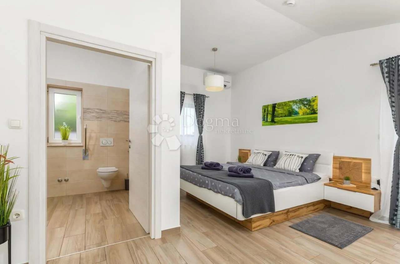 villa u banjolama 150m2 za dugoročni najam - slika 34