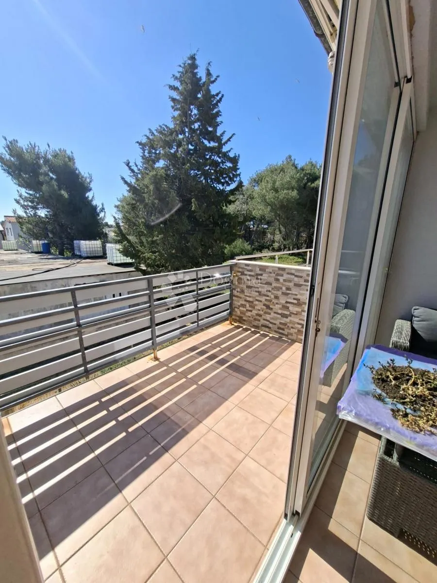 odličan apartman na otoku viru – svega 400 m od mora - slika 11