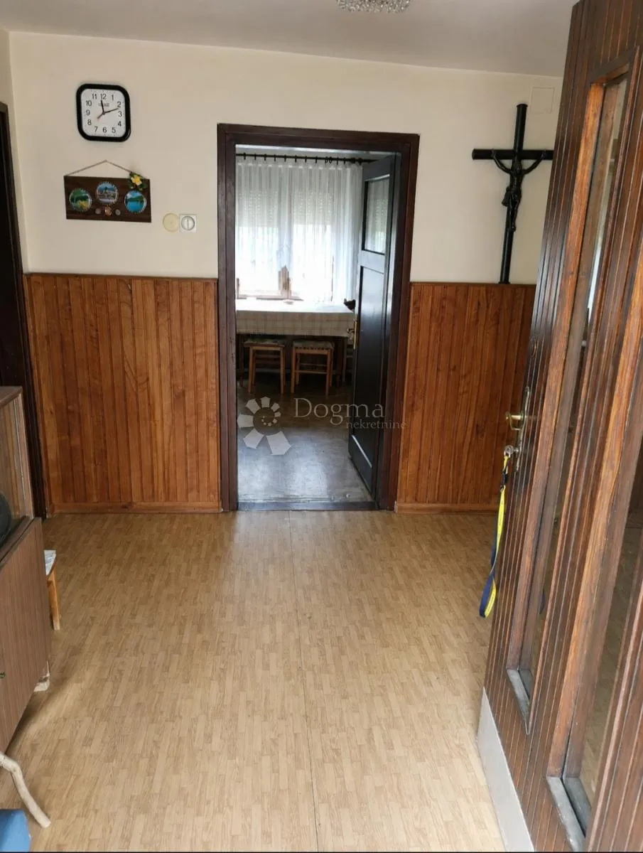 kuća na prodaju - potencijal za uređenje i miran obiteljski život - slika 4