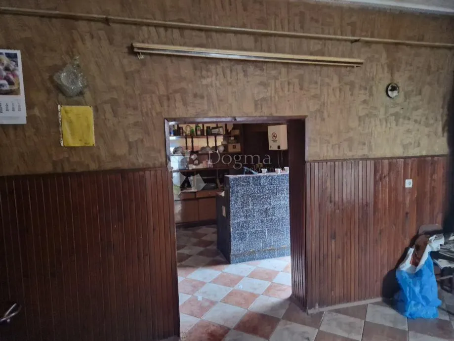 zmajevac - u samom centru poslovno stambena zgrada - slika 3