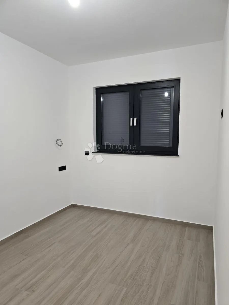predivan penthaus 20 metara od mora - slika 3