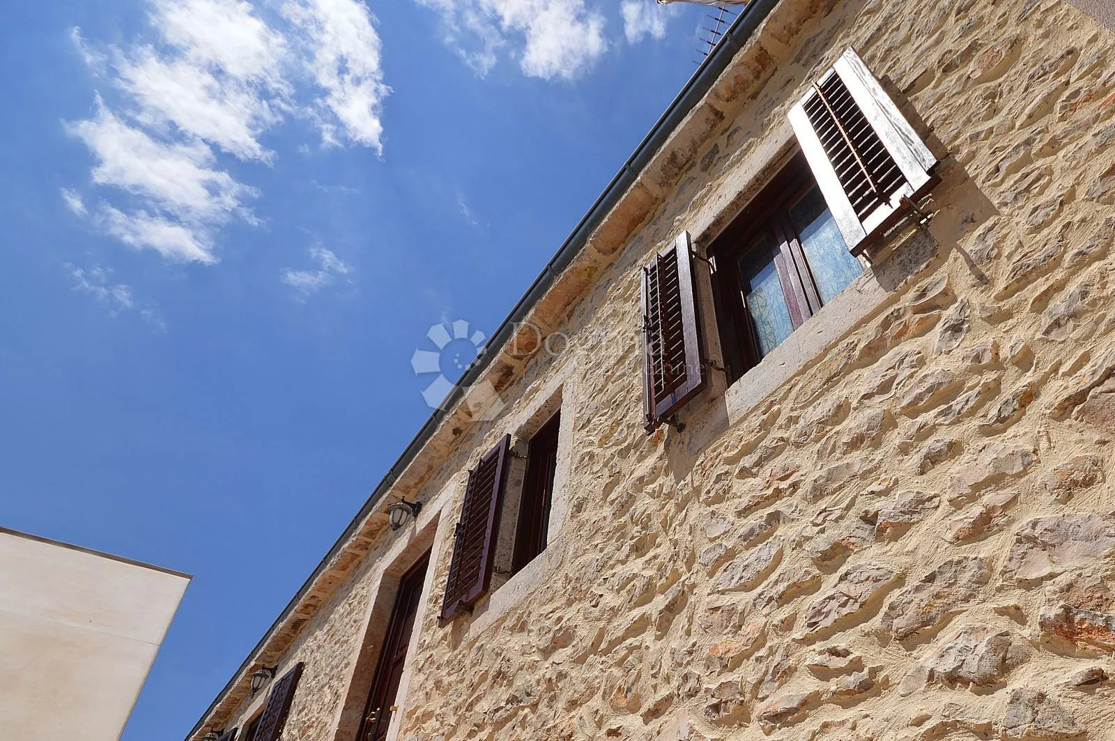 uređeni trosoban stan 128m2 u kamenoj kući - zadar(arbanasi) - slika 20