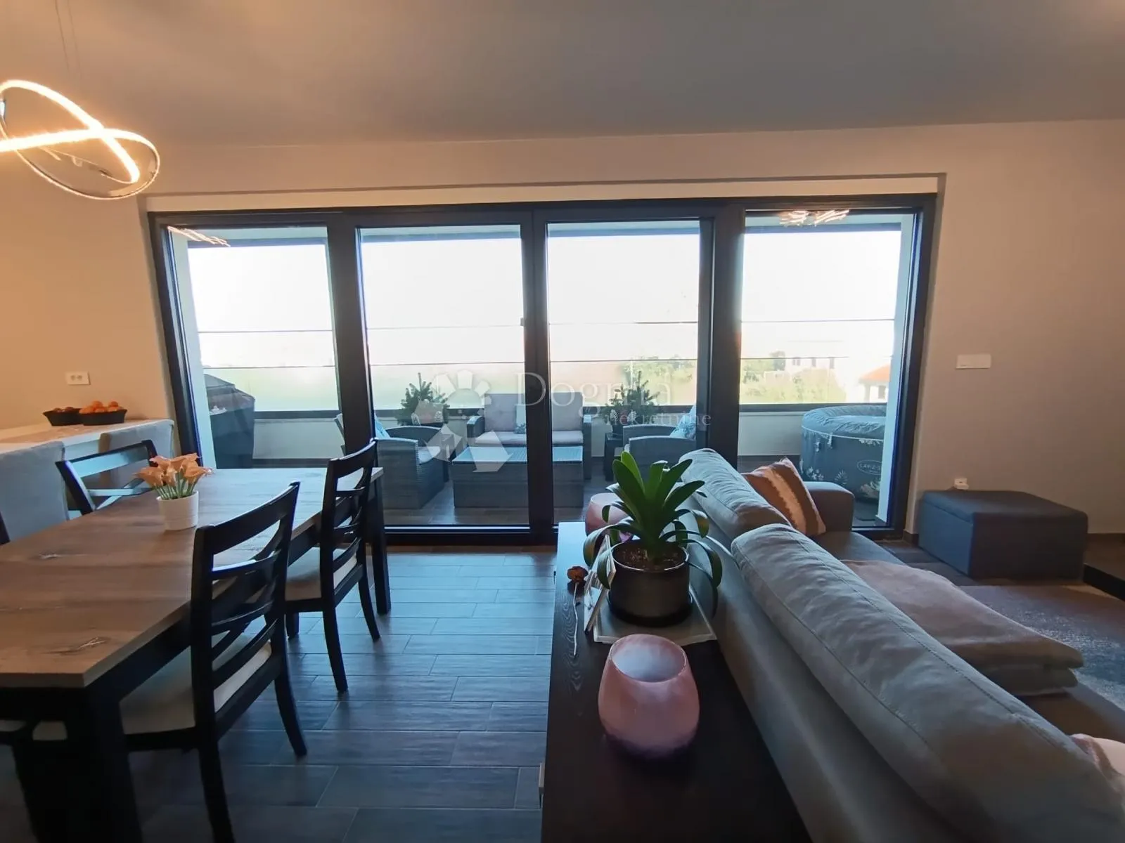 odličan stan/apartman sa 19 m2 terase - malinska - slika 2
