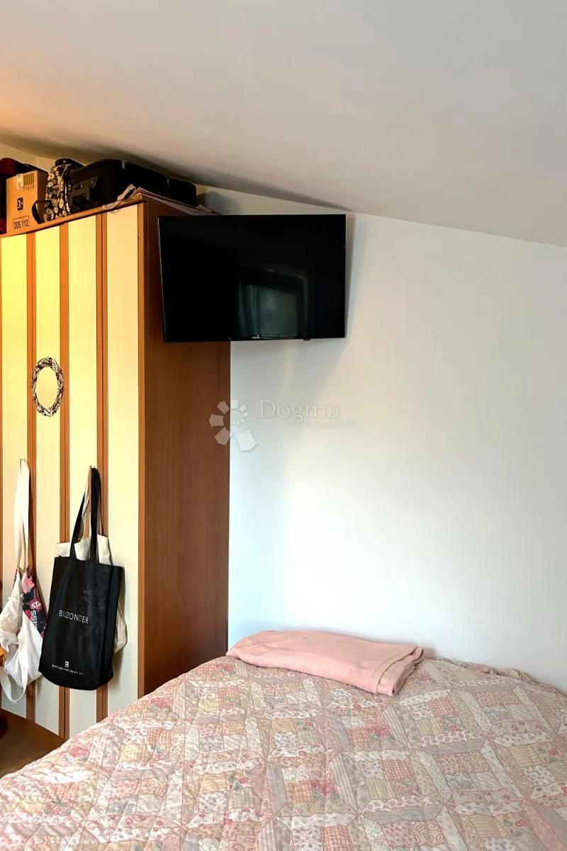 rovinj – kvalitetan stan s terasom i dvorištem - slika 4