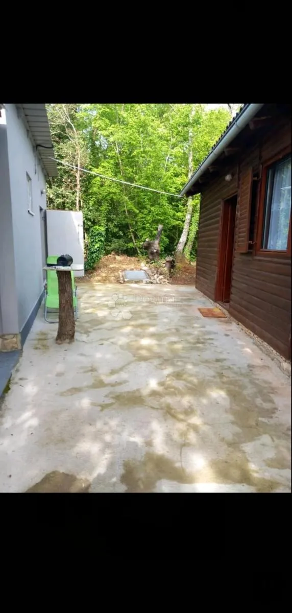 dvije manje kuce okolica kavrana - slika 14