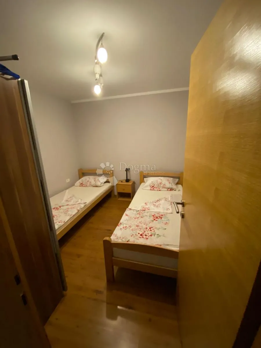 kuća sa dva stana - slika 10