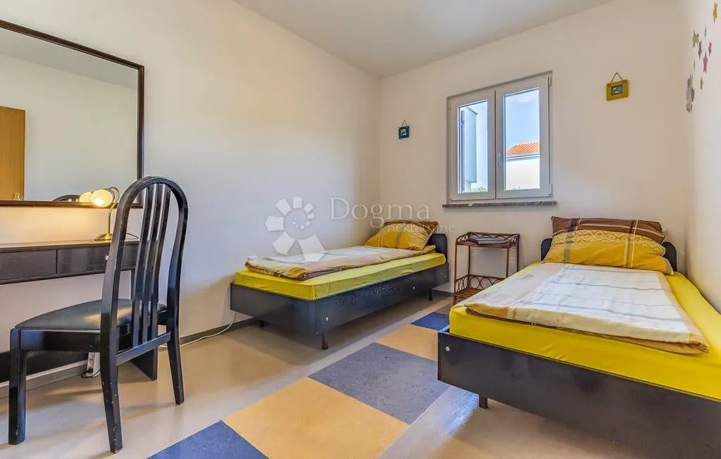 medulin, kuća sa dva apartmana na mirnoj lokaciji - slika 13
