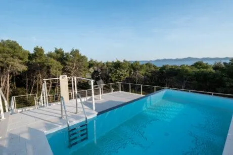 raskošan penthaus s bazenom, 100 m od mora - slika 39