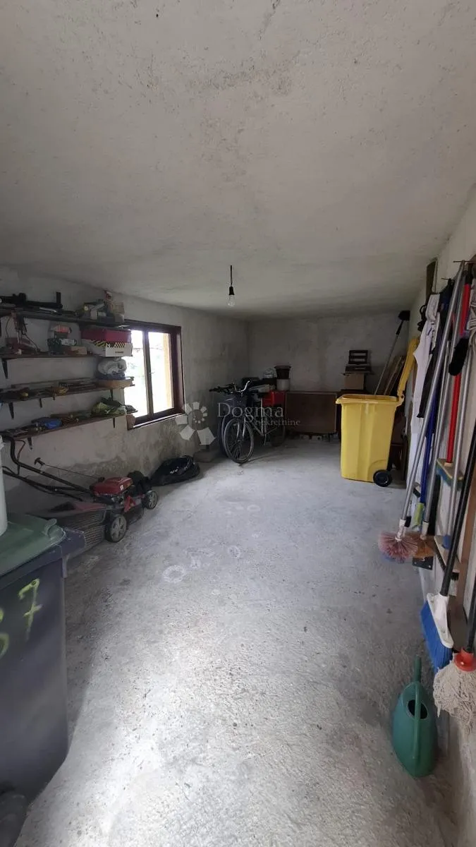 uređena katnica 257 m2 sa velikom okućnicom, žitnjak- struge - slika 26