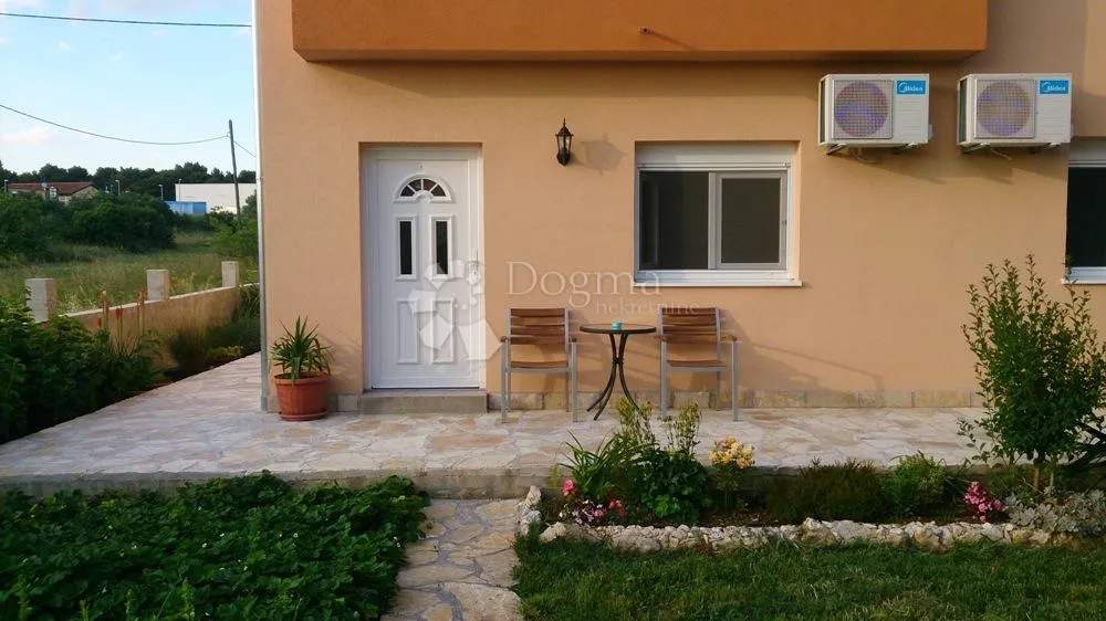 kuća za život i investiciju s prekrasnim vrtom - slika 7