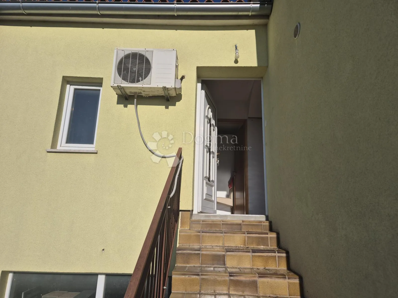 stambeno-poslovni objekt u okolici poreča 208m2 - slika 8