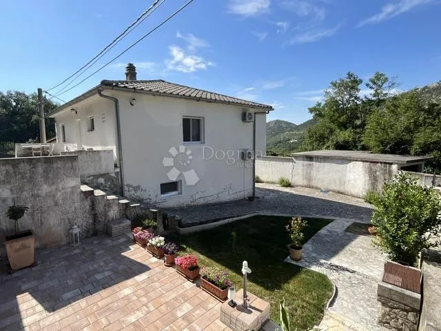 Bribir,samostojeća kuća sa dva stana - Bribir, Vinodolska općina