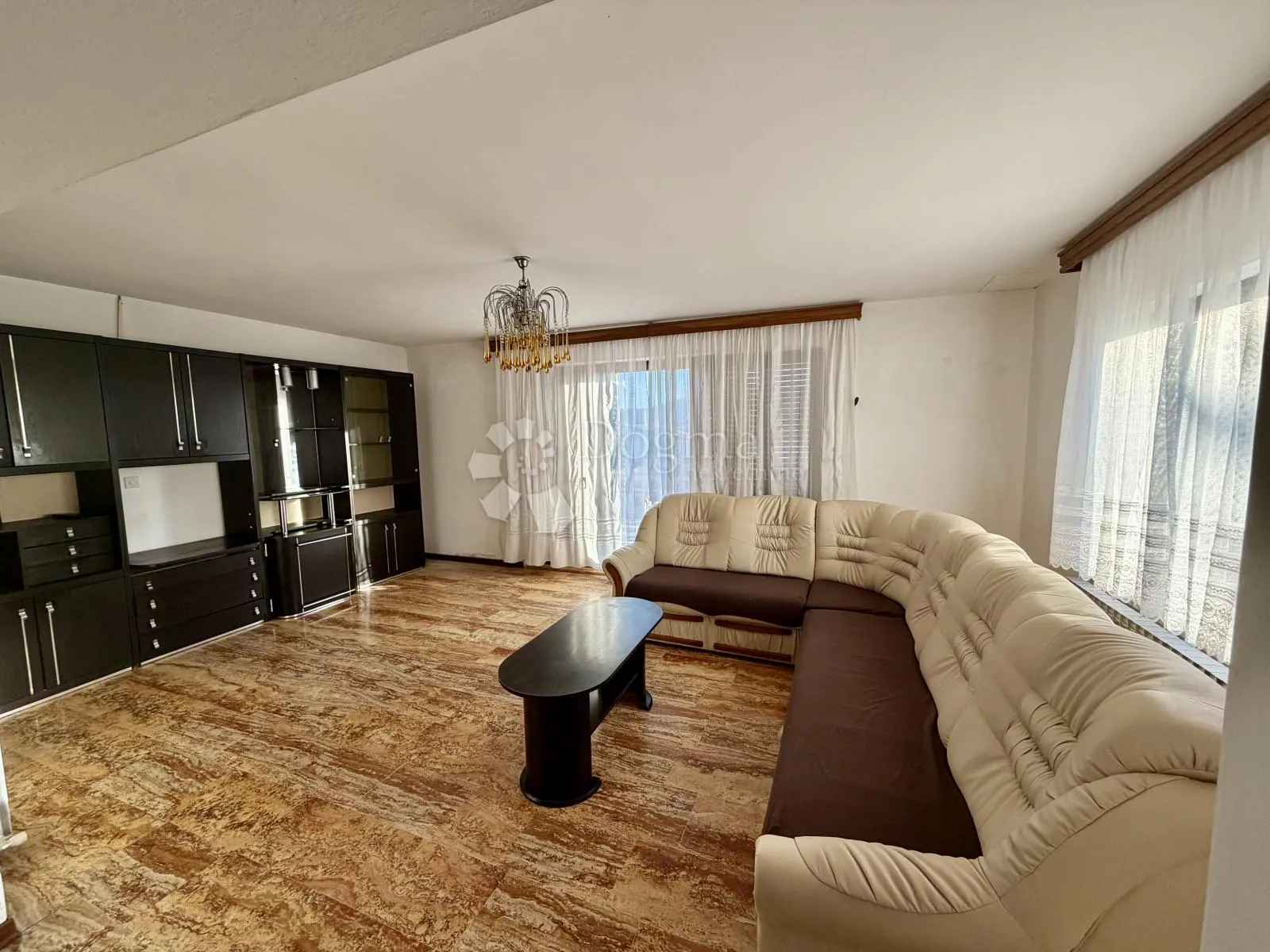 kuća s potencijalom - zarečki krov - slika 2