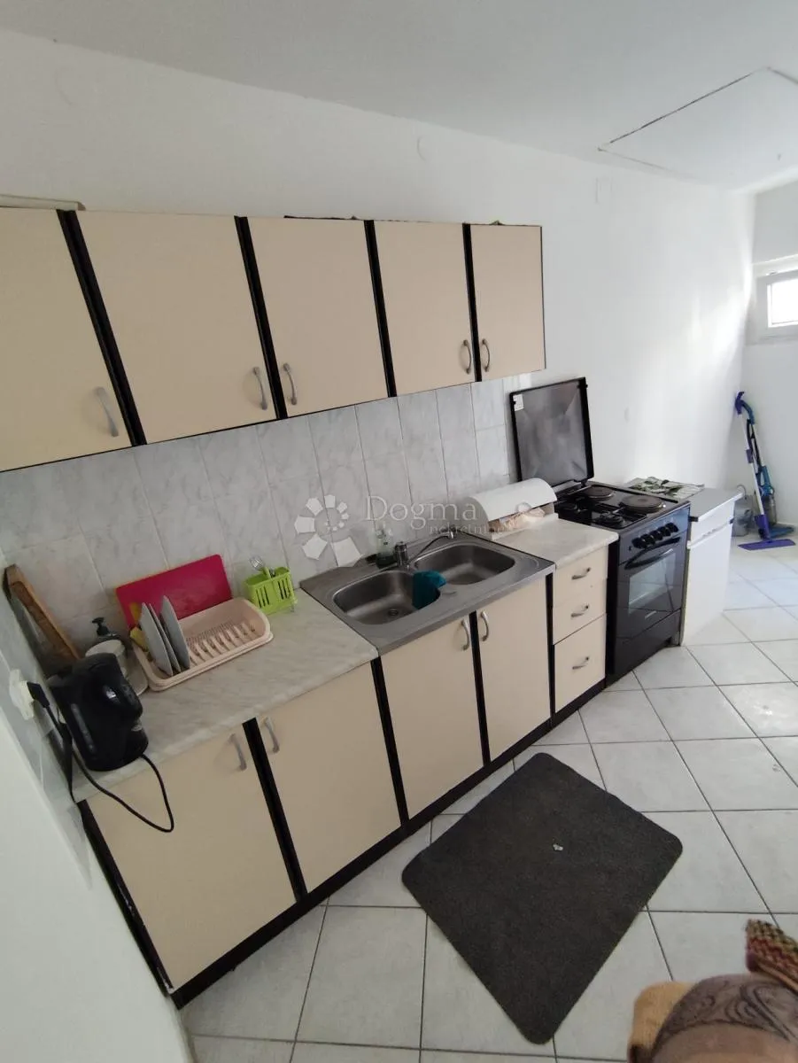 kuća u zatonu kraj šibenika - slika 3