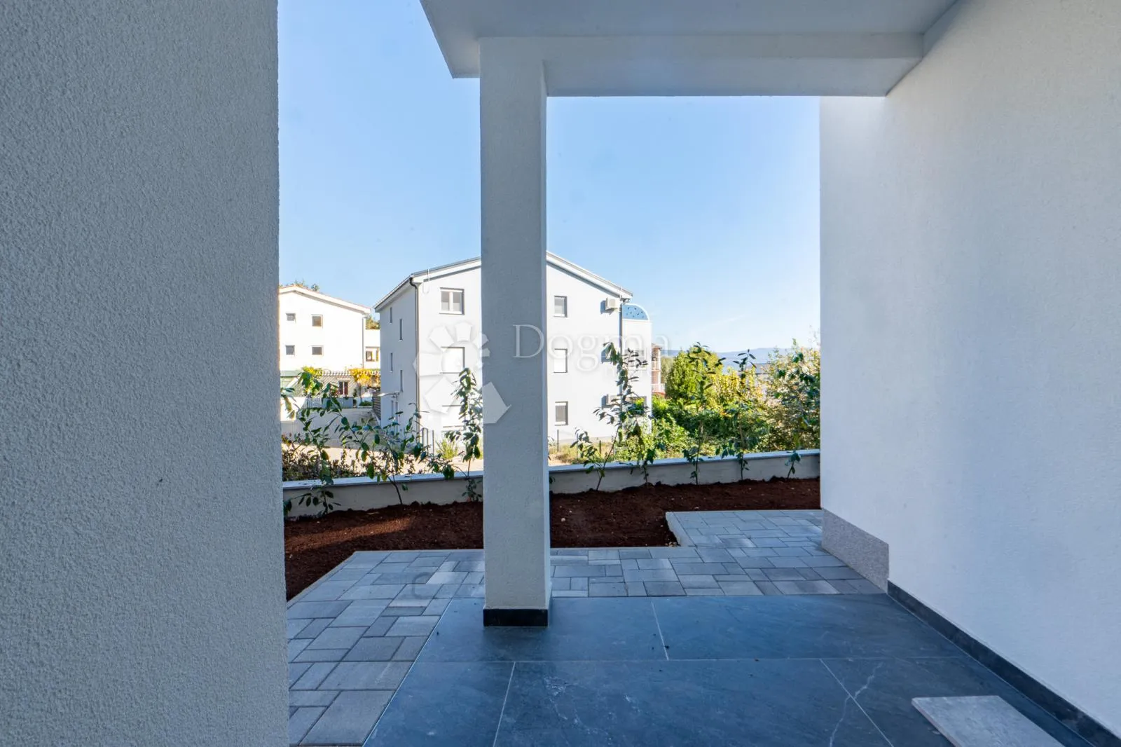 apartman u novogradni - prizemlje s okućnicom - čižići - slika 5