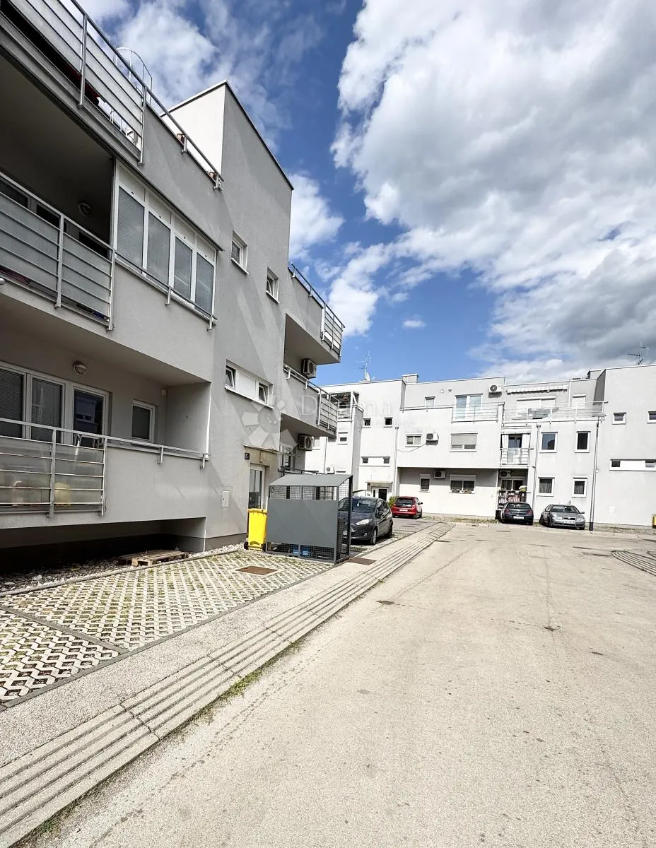 centar dubrave – stan za najam, 100 m od tramvaja | 4 balkona + parkirno mjest - slika 19