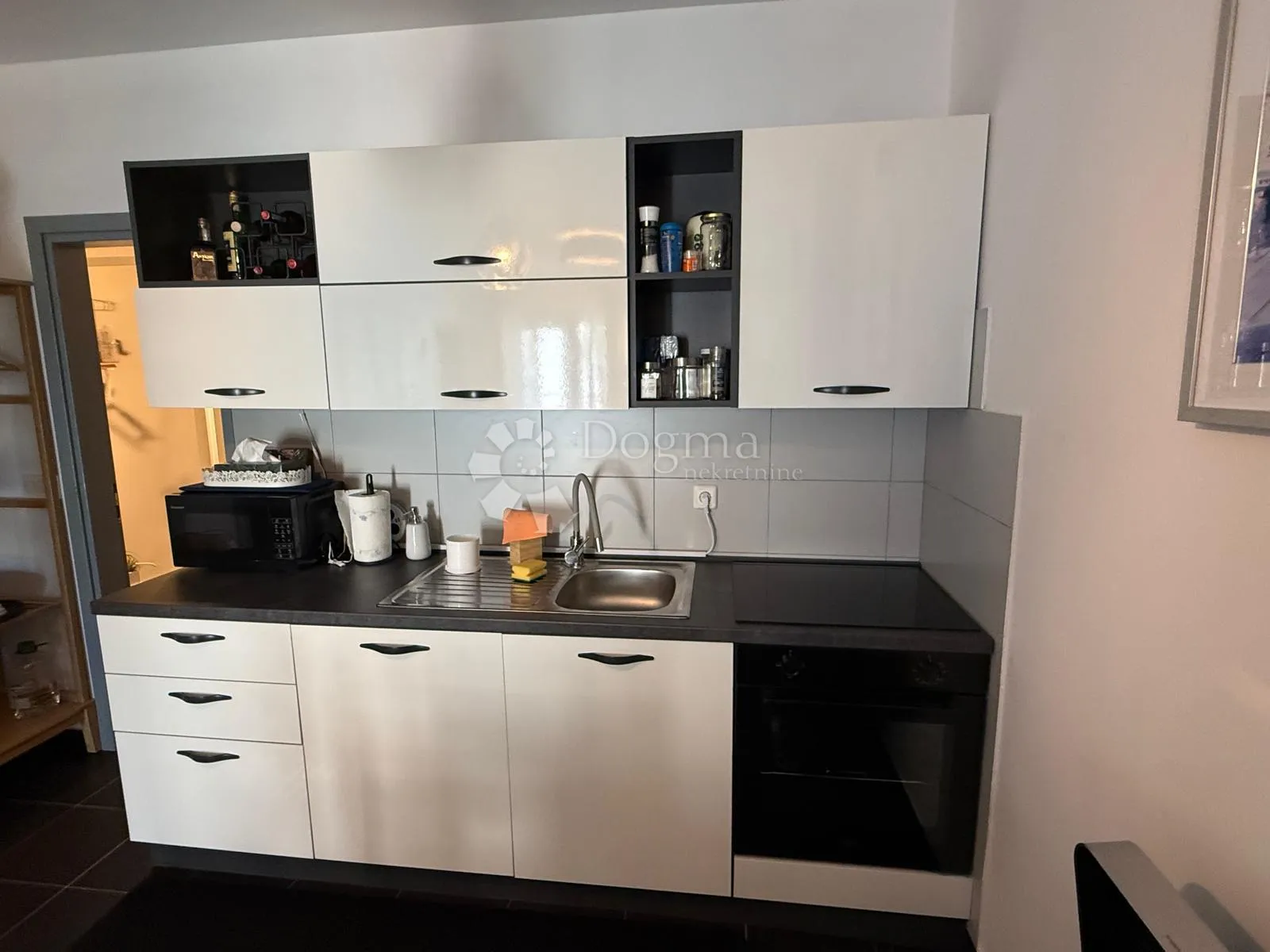 apartman novo velike terase 200 m od mora sniženo - slika 3