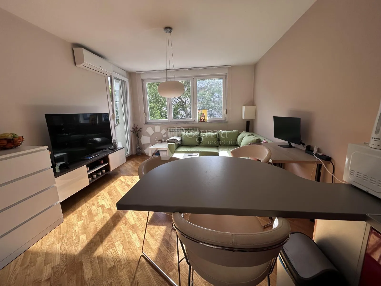 zagreb, trešnjevka, prekrasan dvosoban stan 52 m2 + parking - slika 2