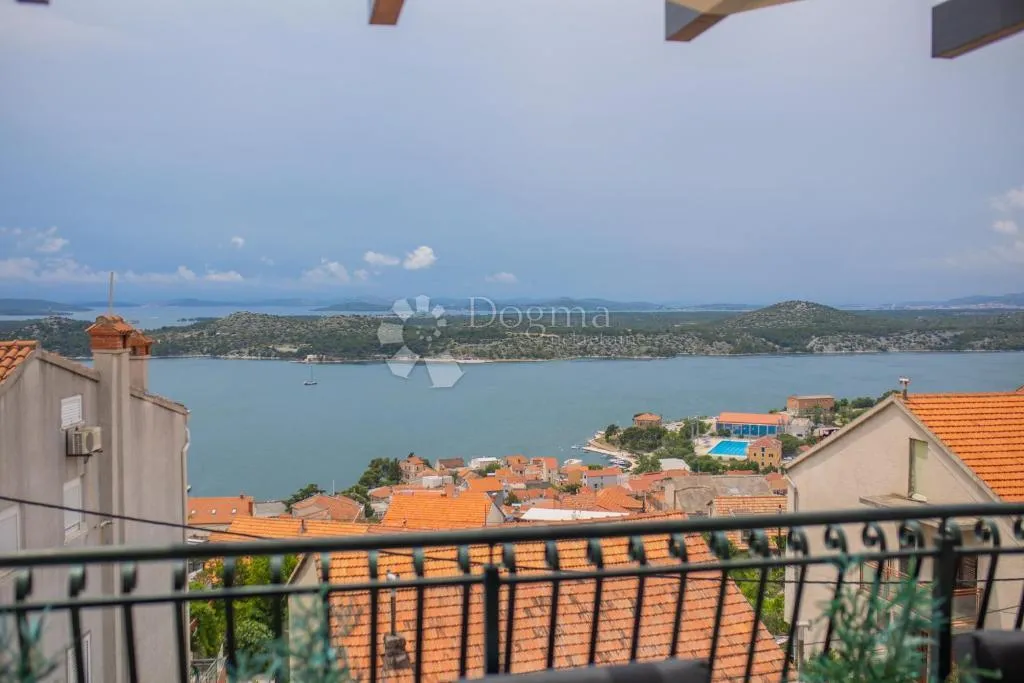 šibenik-penthouse s pogledom na more - slika 4