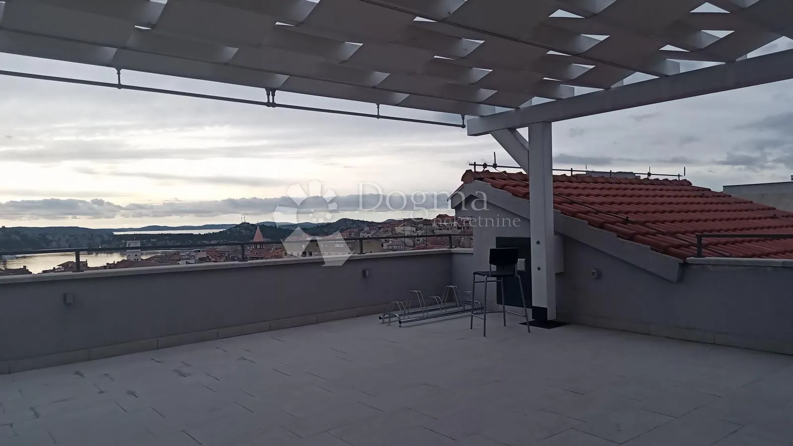 šibenik centar grada prekrasna kuća sa preljepim pogledom - slika 13
