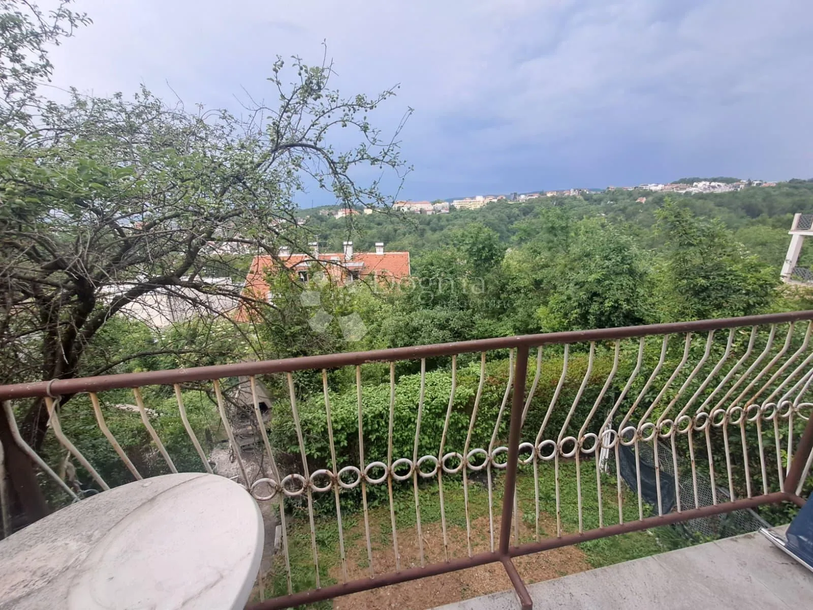 kuća s potencijalom na vrhovcu - slika 4