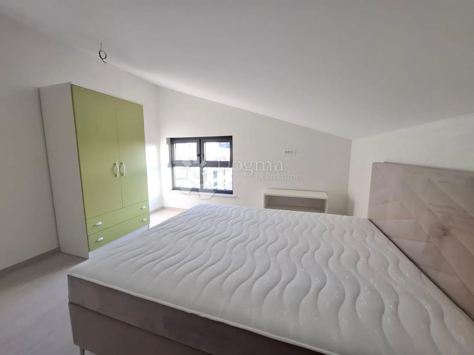 rovinj - dvoetažni stan sa pogledom na more - slika 15
