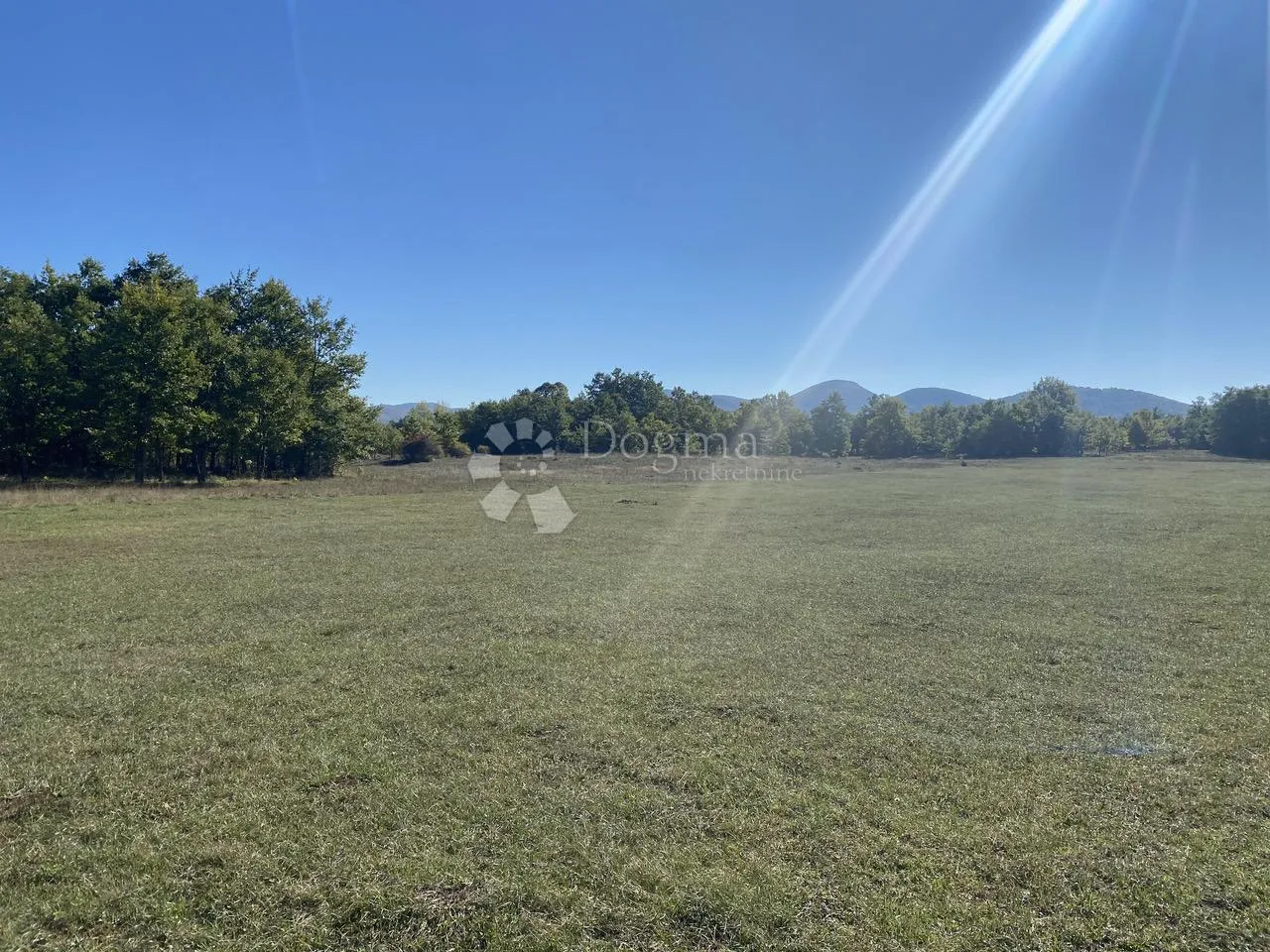 atraktivno zemljište na prodaju – lovinac, 42.343 m² - slika 2