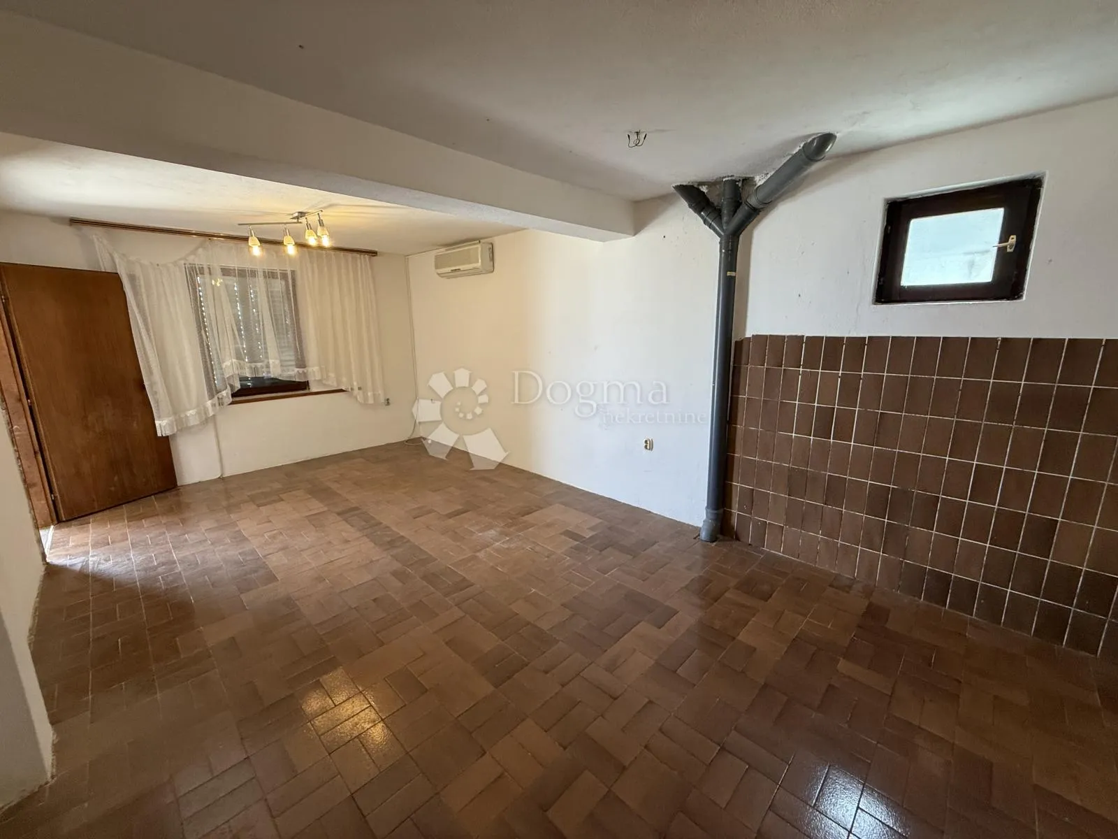 dva apartmana, marušići - slika 16