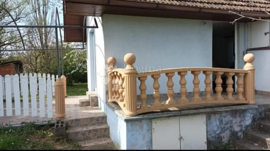 sanjiva vikendica na savršenoj lokaciji - tavanac - slika 2