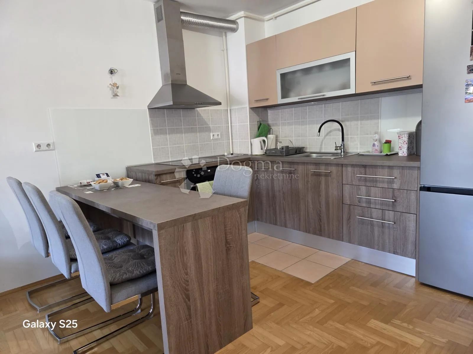 dugo selo dvosoban stan 51 m2 sa garažnim parkirnim mjestom i ostavom - slika 4