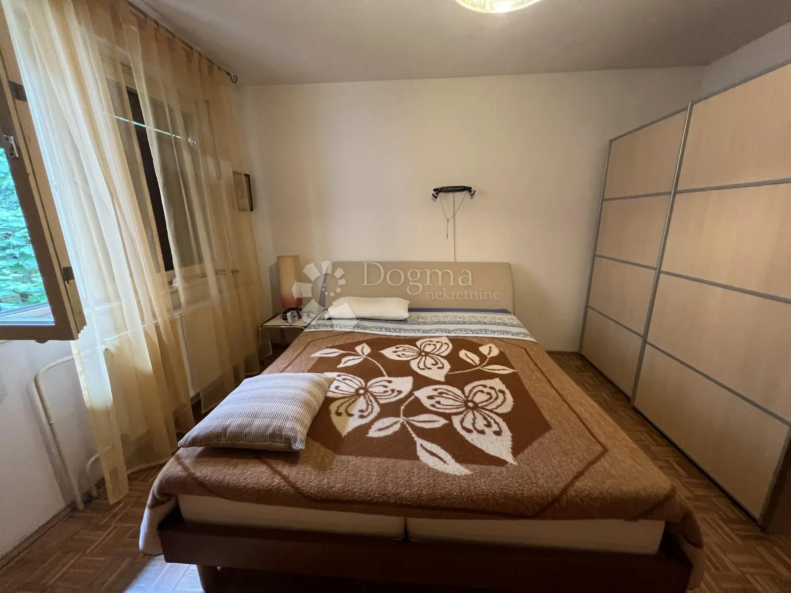 obiteljska kuća s garažom i gospodarskom zgradom - slika 13