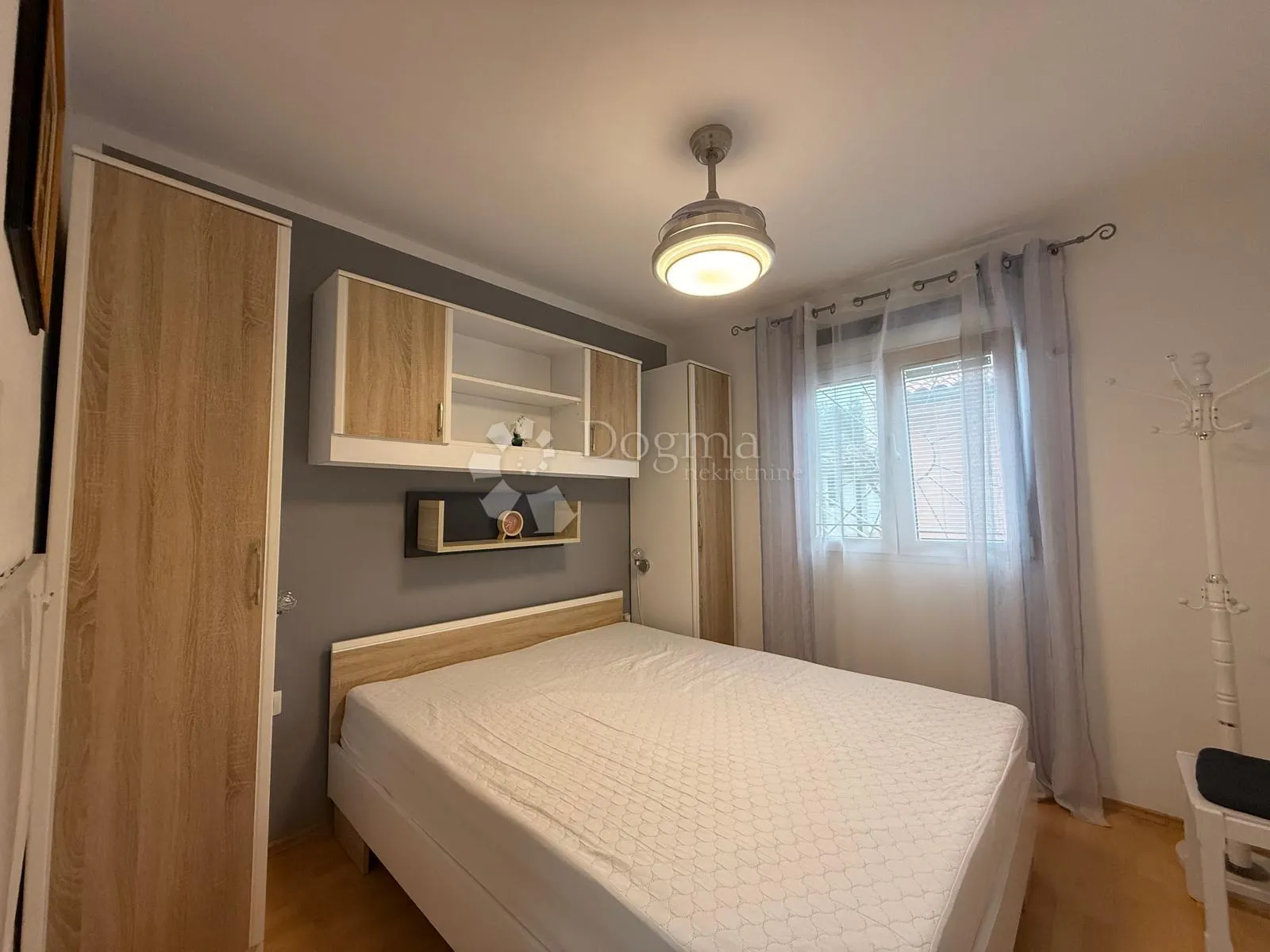 kuća s 2 stana - 300 m od mora - slika 18