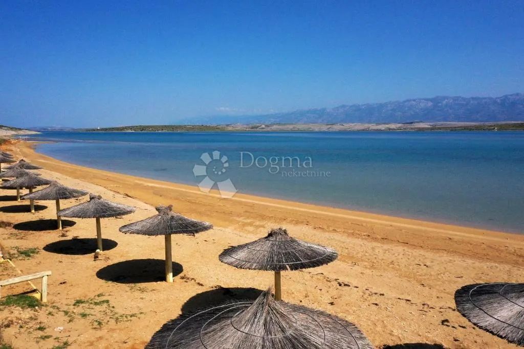 luksuzna vila s bazenom u središtu vrsi – blizina mora, privatnost i elegancija - slika 10