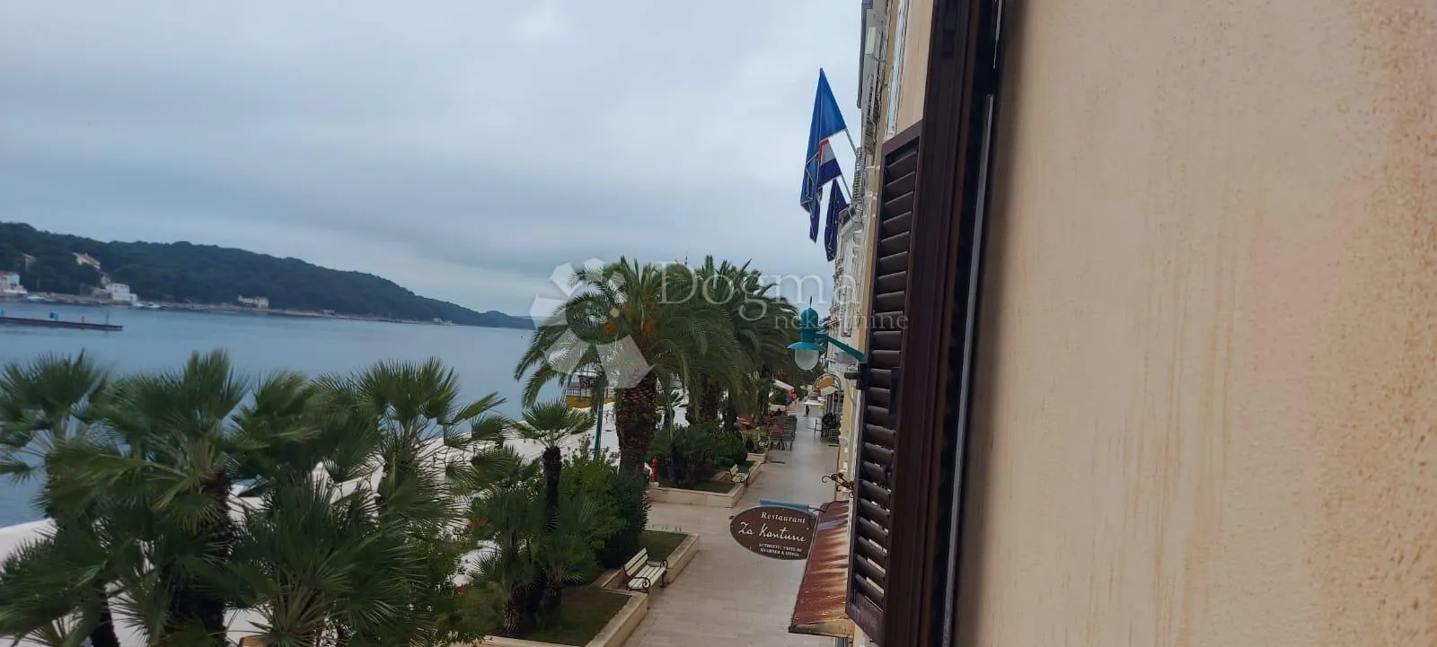 kuća na rivi s poslovnim prostorom - slika 5