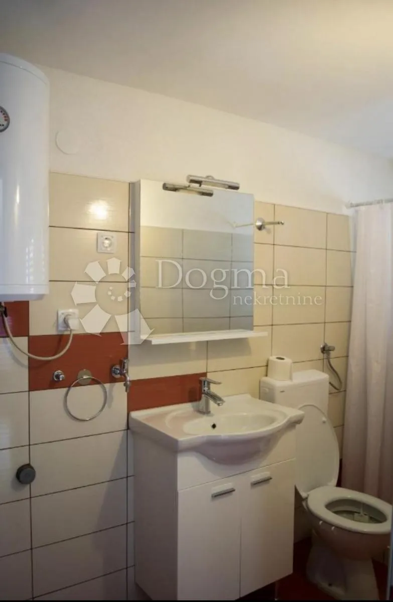 kuća s tri apartmana uz more - slika 23
