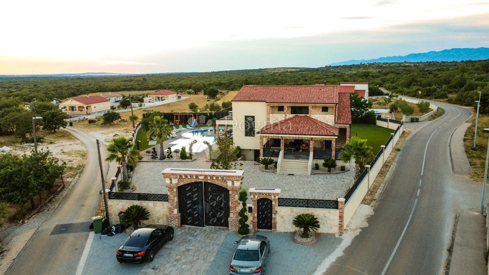 hacienda s najvećim privatnim bazenom u okolici - slika 2
