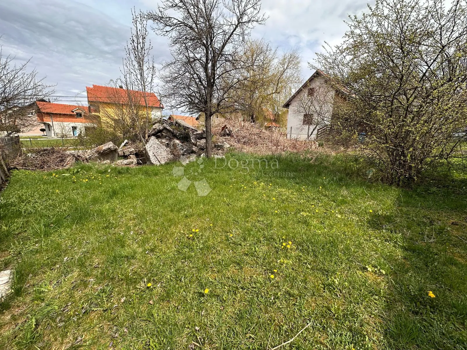 građevinsko zemljište blizina centra s ucrtanim objektima - slika 4