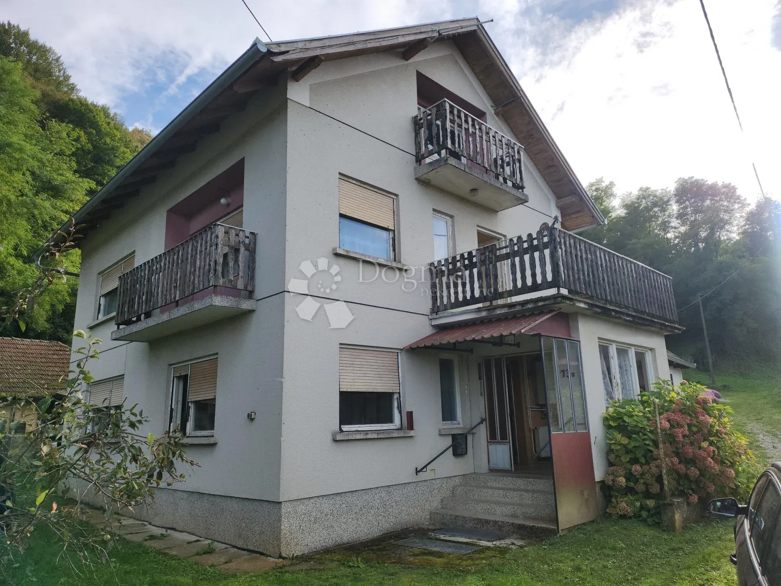 kuća 218m² sa pomoćnim objektima u mirnom mjestu nadomak zlatara - slika 2