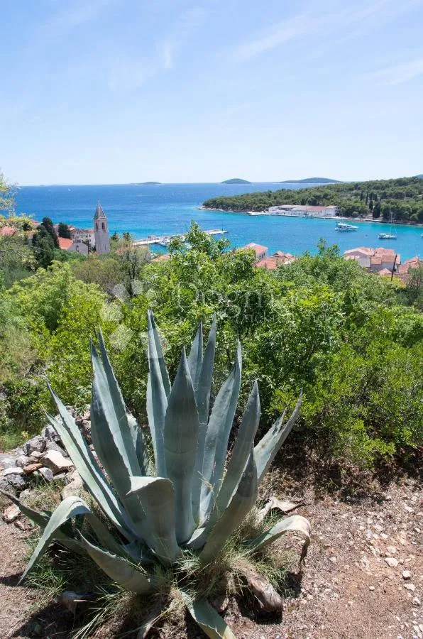 otok prvić - veća kuća nadomak plaže i mora - slika 35