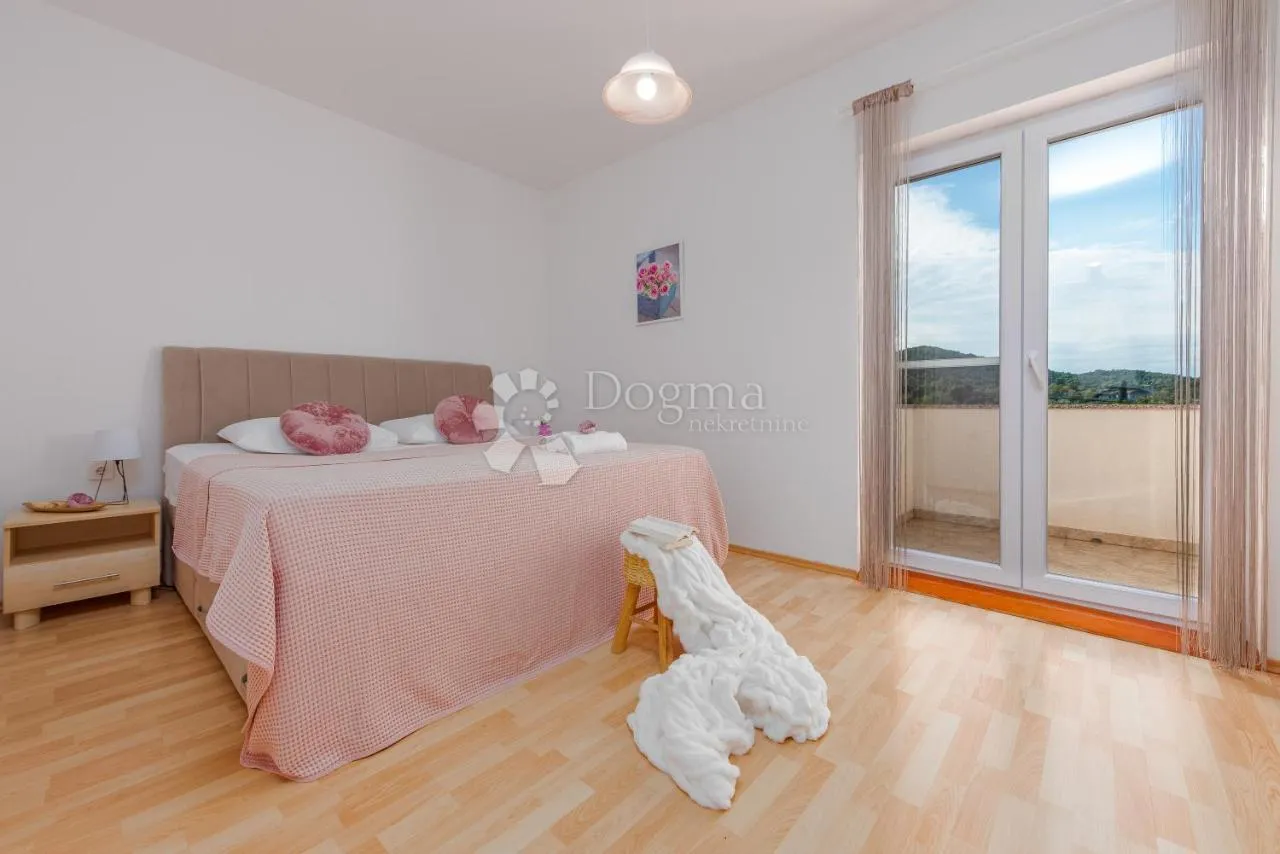 predivna mediteranska vila s bazenom na otoku pašmanu - slika 19