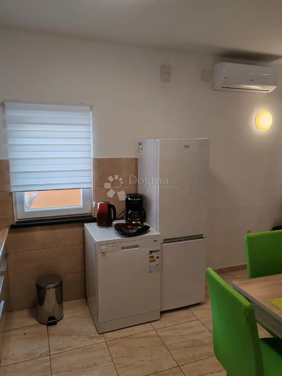kuća za odmor s bazenom -tinjan - slika 8