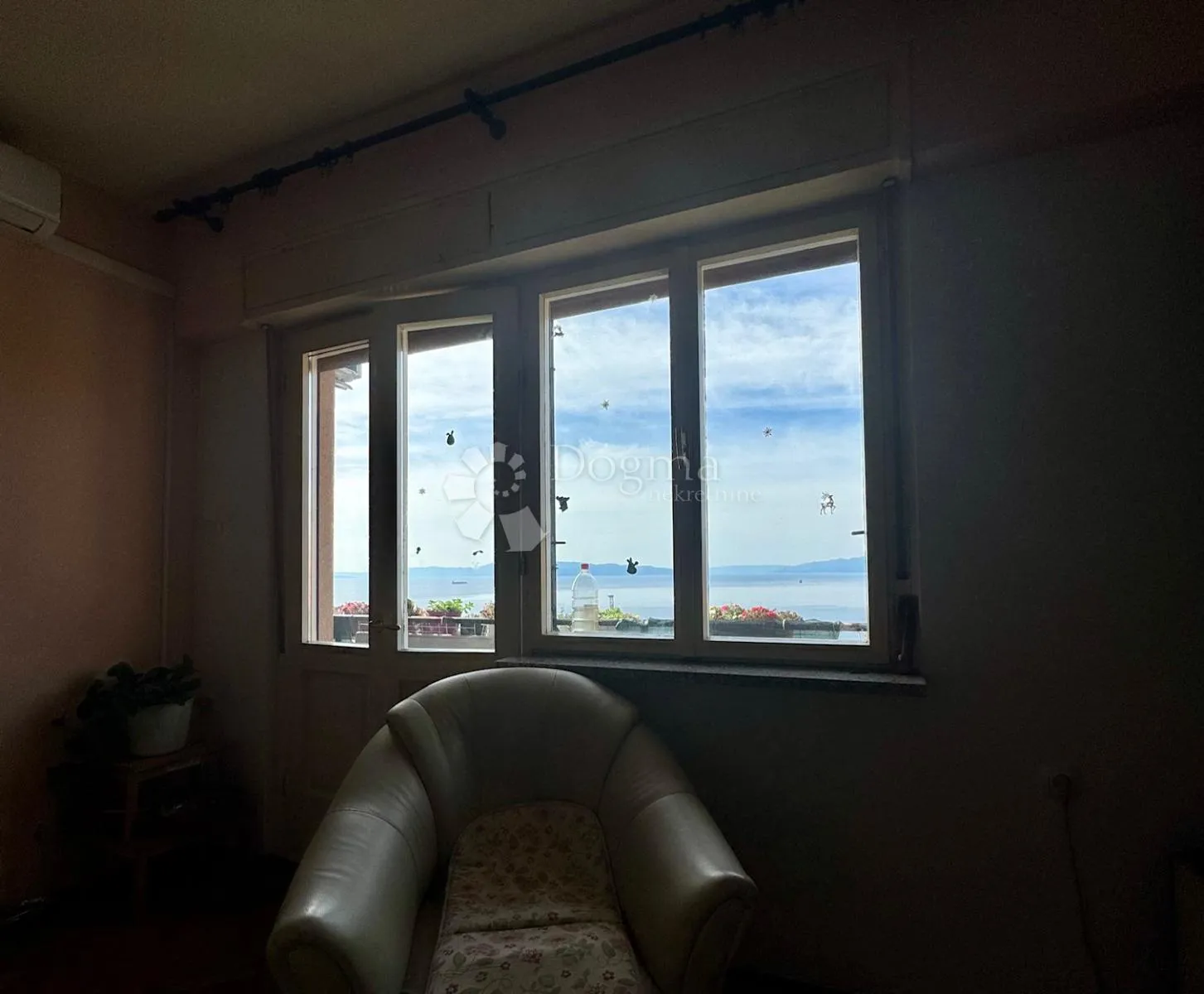 kuća i pogled na kvarner sa vrha trsata - slika 16
