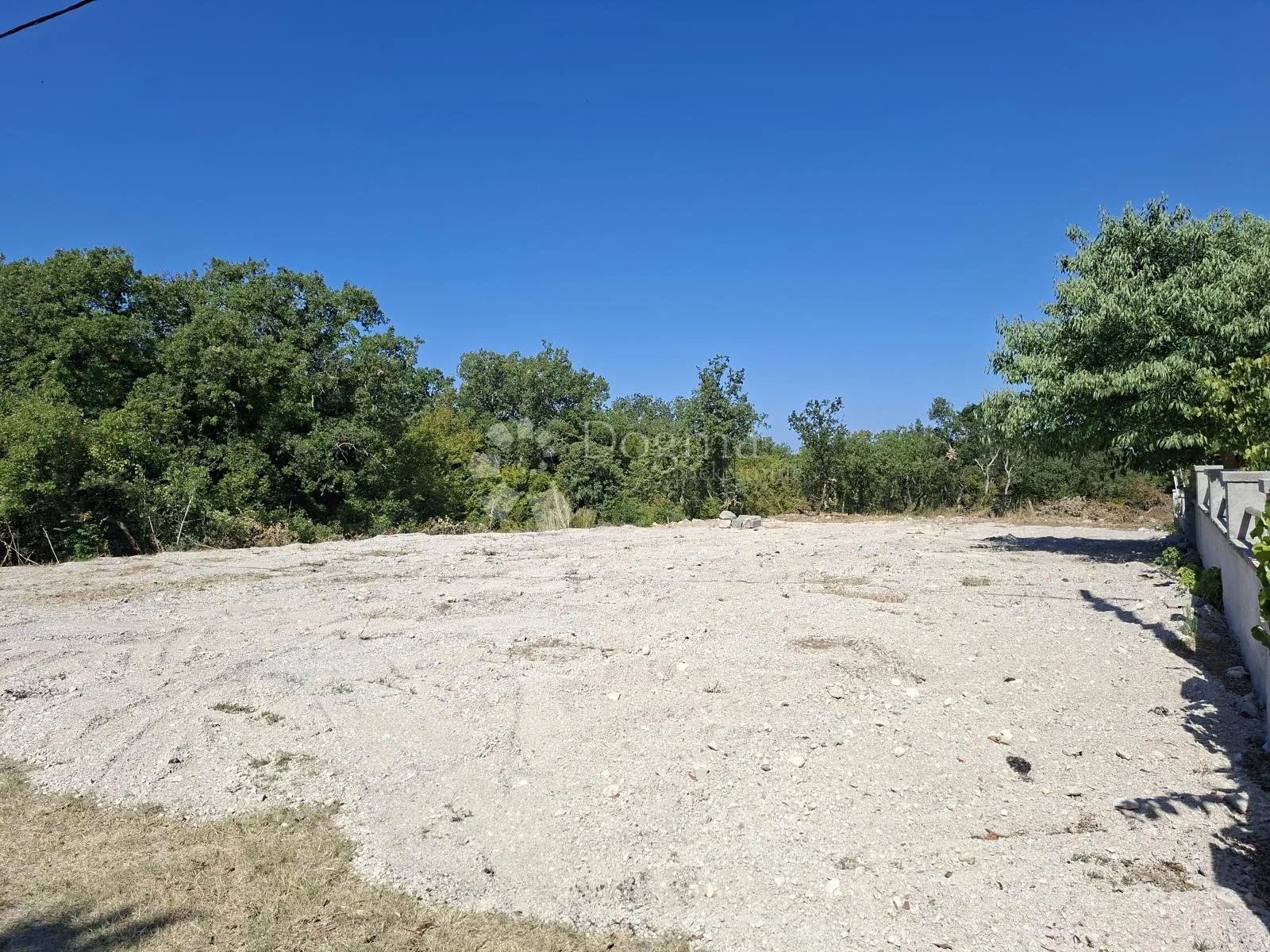 prodaja: prostrano građevinsko zemljište 2.500 m² s velikim potencijalom – smilčić - slika 3