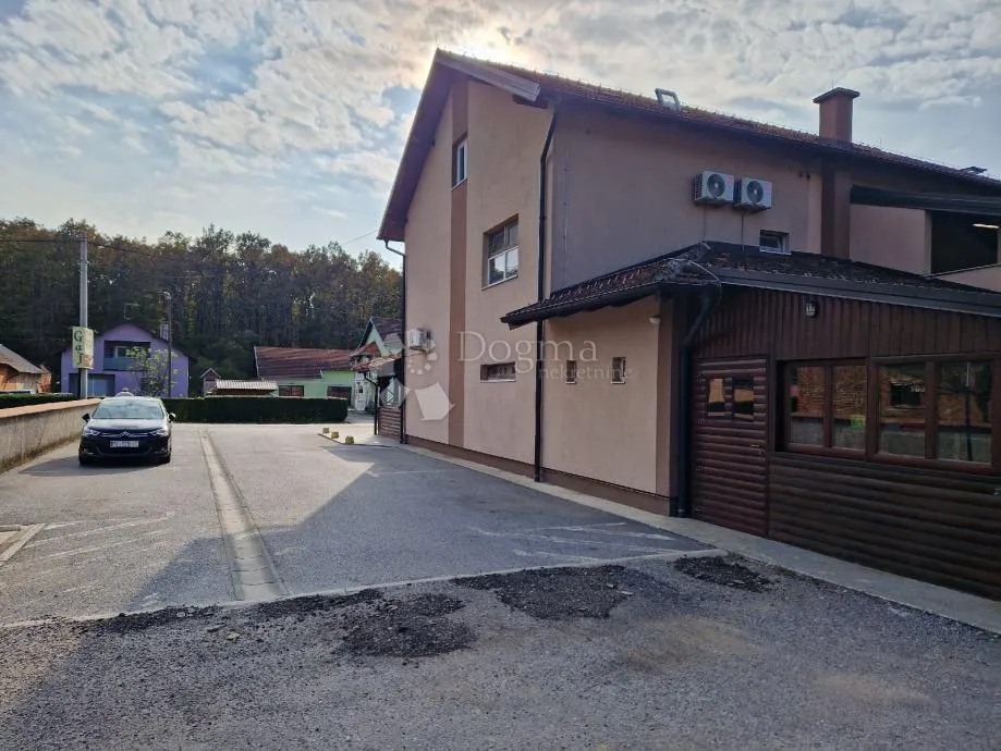 poslovno-stambeni objekt u sisku s poslovnim prostorom - slika 2