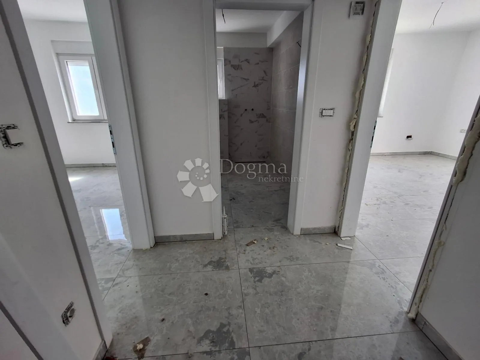 dvosobni apartman u novogradnji na top lokaciji. barbat - slika 9