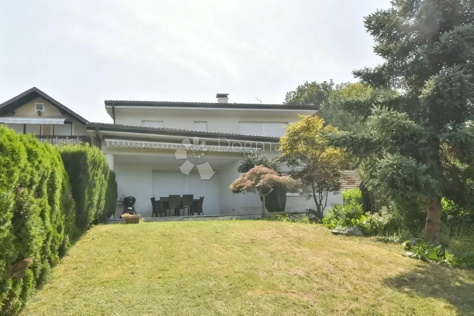 granešina, obiteljska vila za prodaju - slika 1