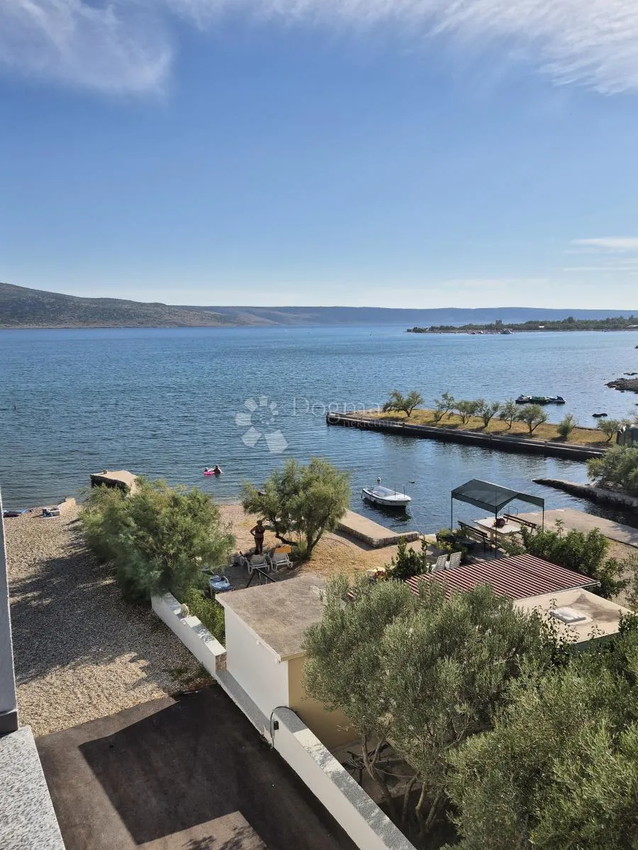 seline/starigrad - dvosoban stan 20 m od mora s6 - slika 2